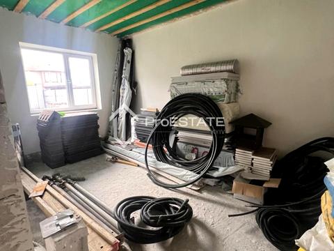 будинок за адресою с. Вишеньки, Центральна