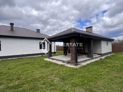 будинок за адресою с. Вишеньки, Центральна