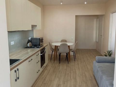 квартира за адресою Космічна вул., 3