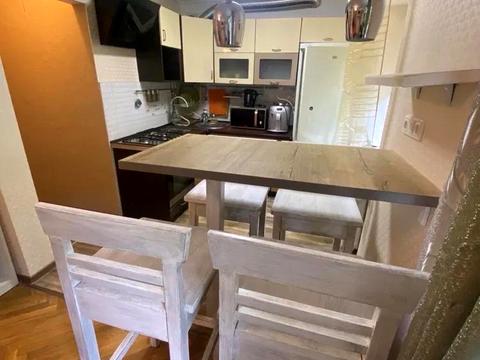 квартира за адресою Братів Дужих вул. (Володимира Комарова), 20