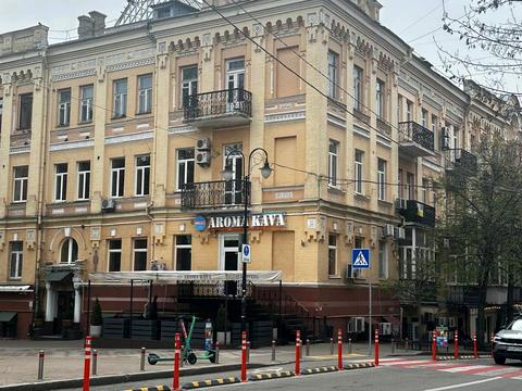 комерційна за адресою Лисенка вул., 1