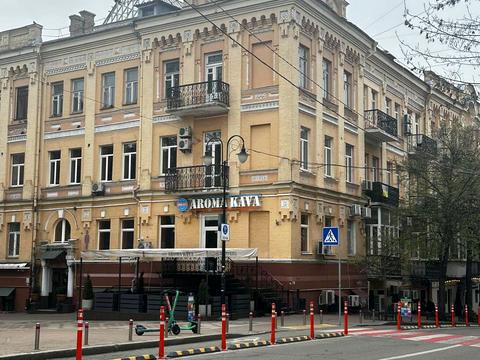 коммерческая по адресу Лисенка ул., 1