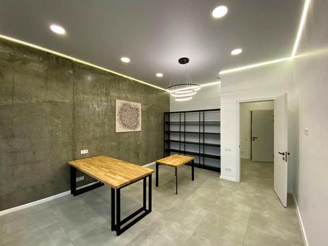 комерційна за адресою Кловський узвіз, 7a