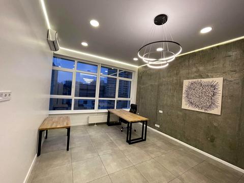 комерційна за адресою Кловський узвіз, 7a