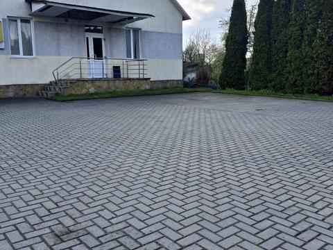 комерційна за адресою Березина вул., 2