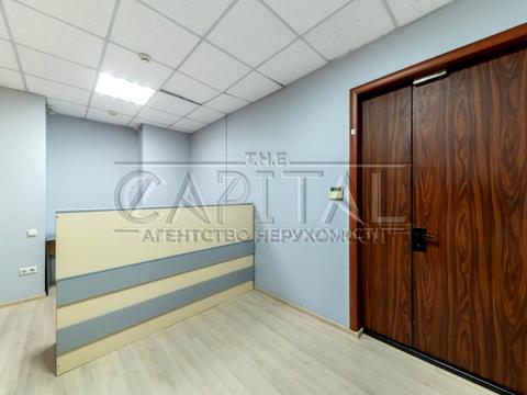 комерційна за адресою Назарівська вул. (Вєтрова), 23