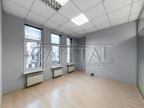 комерційна за адресою Назарівська вул. (Вєтрова), 23