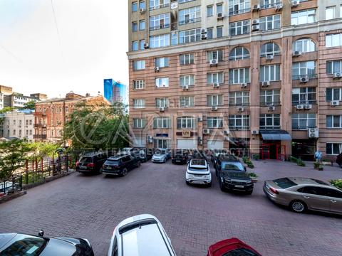 комерційна за адресою Назарівська вул. (Вєтрова), 23