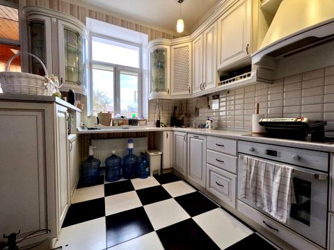 квартира за адресою Феодосійська вул., 32