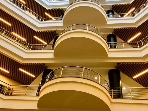 комерційна за адресою Адама Міцкевича пл., 10