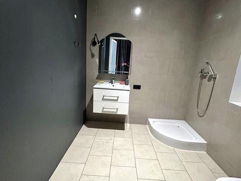 коммерческая по адресу Кловский спуск, 7a