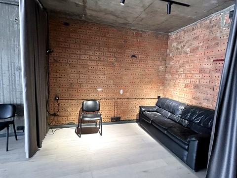 коммерческая по адресу Кловский спуск, 7a