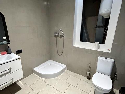 коммерческая по адресу Кловский спуск, 7a