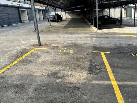 паркомісце за адресою Миколи Сингаївського вул. (Ново-Оскольська), 1