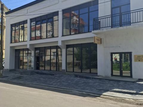 комерційна за адресою Лесі Українки просп., 88Б