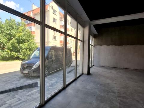 комерційна за адресою Лесі Українки просп., 88Б