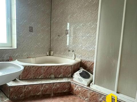 дом по адресу 60 річчя УПА, 5