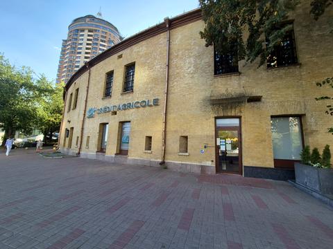 комерційна за адресою Лесі Українки бульв., 28