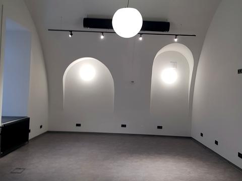 комерційна за адресою Лесі Українки бульв., 28