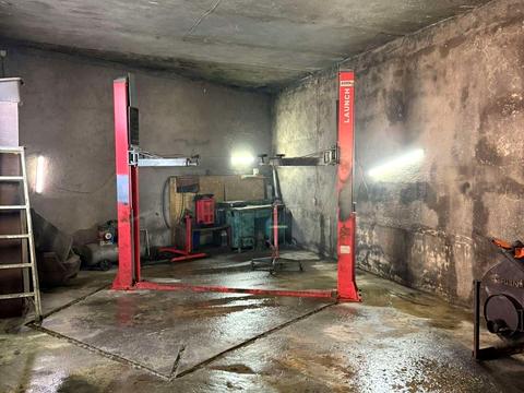 комерційна за адресою Зелена вул., 238