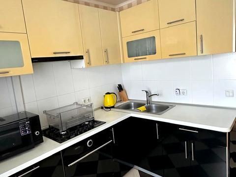 квартира за адресою Стратегічне шосе (Науки), 17