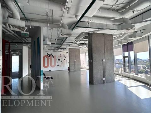 комерційна за адресою Спортивна пл., 1