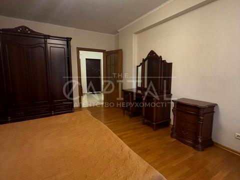 квартира за адресою Старонаводницька вул., 4-В