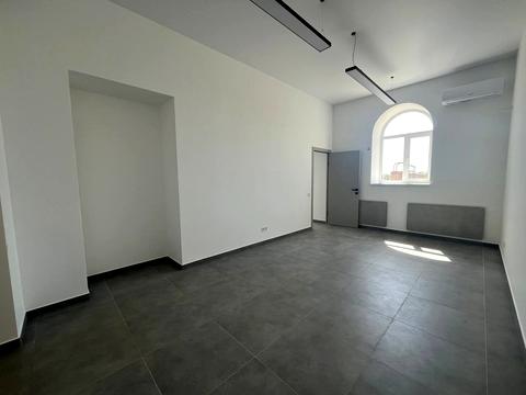 комерційна за адресою Олександра Поля вул. (Жовтнева), 18