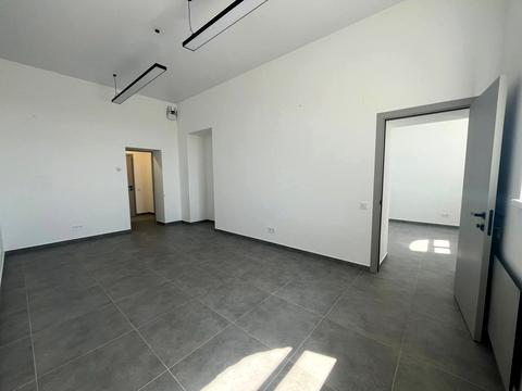 комерційна за адресою Олександра Поля вул. (Жовтнева), 18