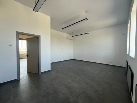 комерційна за адресою Олександра Поля вул. (Жовтнева), 18