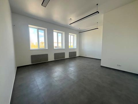 комерційна за адресою Олександра Поля вул. (Жовтнева), 18