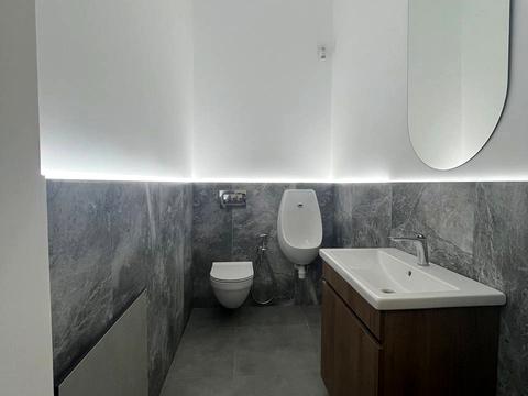 комерційна за адресою Олександра Поля вул. (Жовтнева), 18