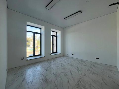 комерційна за адресою Олександра Поля вул. (Жовтнева), 18