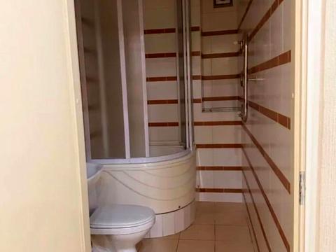 комерційна за адресою Спиридонівська вул., 7