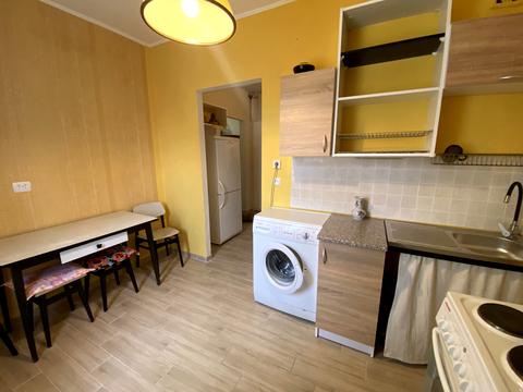 квартира за адресою Академіка Єфремова вул. (Командарма Уборевича), 17