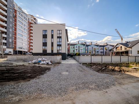 комерційна за адресою Загадкова вул., 9