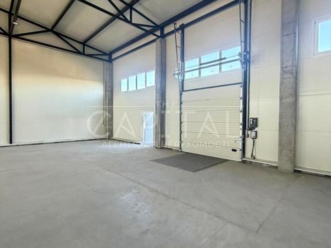 комерційна за адресою Польова вул., 33