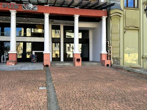 комерційна за адресою Івана Луценка пров., 3/7