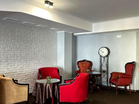 комерційна за адресою Івана Луценка пров., 3/7