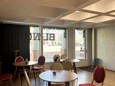 комерційна за адресою Івана Луценка пров., 3/7