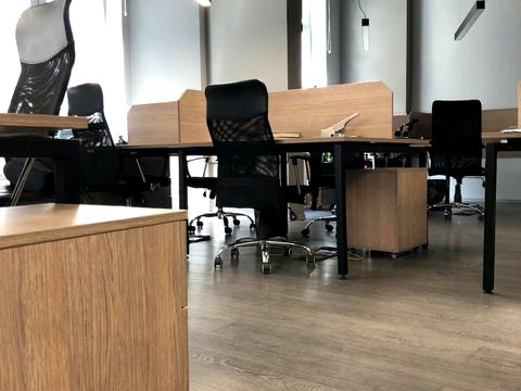 комерційна за адресою Дегтярна вул., 8