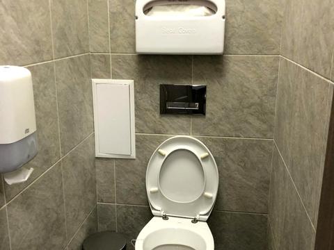 комерційна за адресою Дегтярна вул., 8