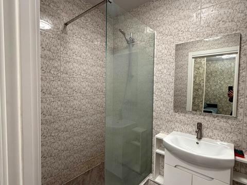 квартира за адресою Перлинна вул., 10