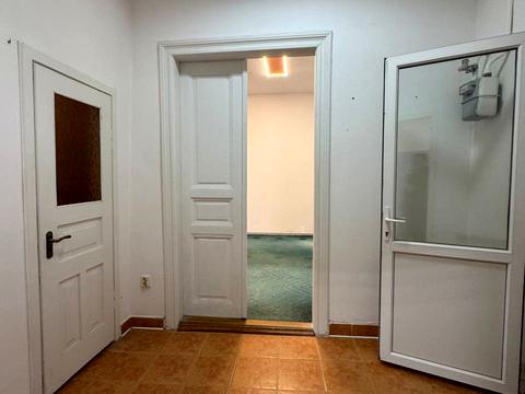 комерційна за адресою Мирона Тарнавського вул. (Кутузова), 32