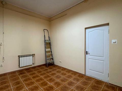 комерційна за адресою Мирона Тарнавського вул. (Кутузова), 32
