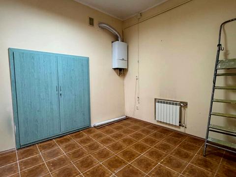 комерційна за адресою Мирона Тарнавського вул. (Кутузова), 32