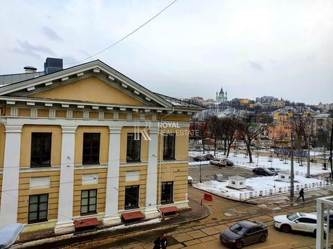 комерційна за адресою Межигірська вул., 3/7