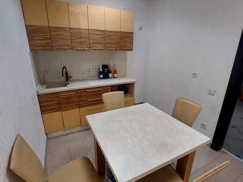 комерційна за адресою Середньофонтанська вул., 19в