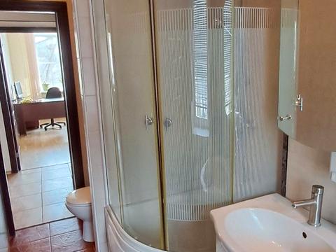 комерційна за адресою Шовковична вул., 7-А