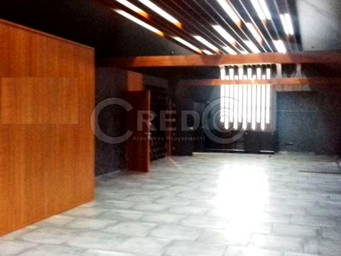 комерційна за адресою Мистецька вул. (Землячки), 1